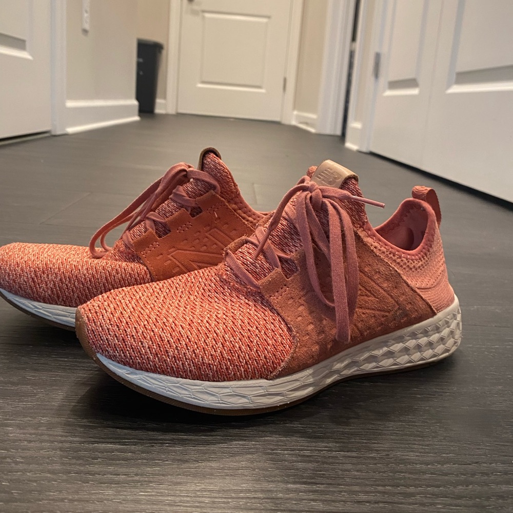 New balance coral tennis shoes